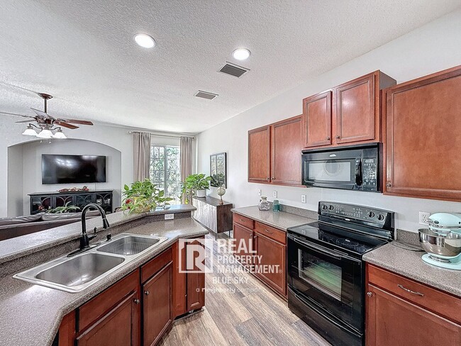7624 Red Mill Cir in New Port Richey, FL - Building Photo - Building Photo