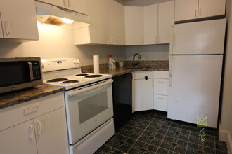 202 Saint Paul St, Unit 31 in Brookline, MA - Building Photo - Building Photo