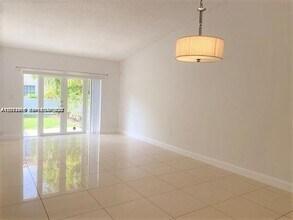 400 Majorca Ave in Coral Gables, FL - Building Photo - Building Photo