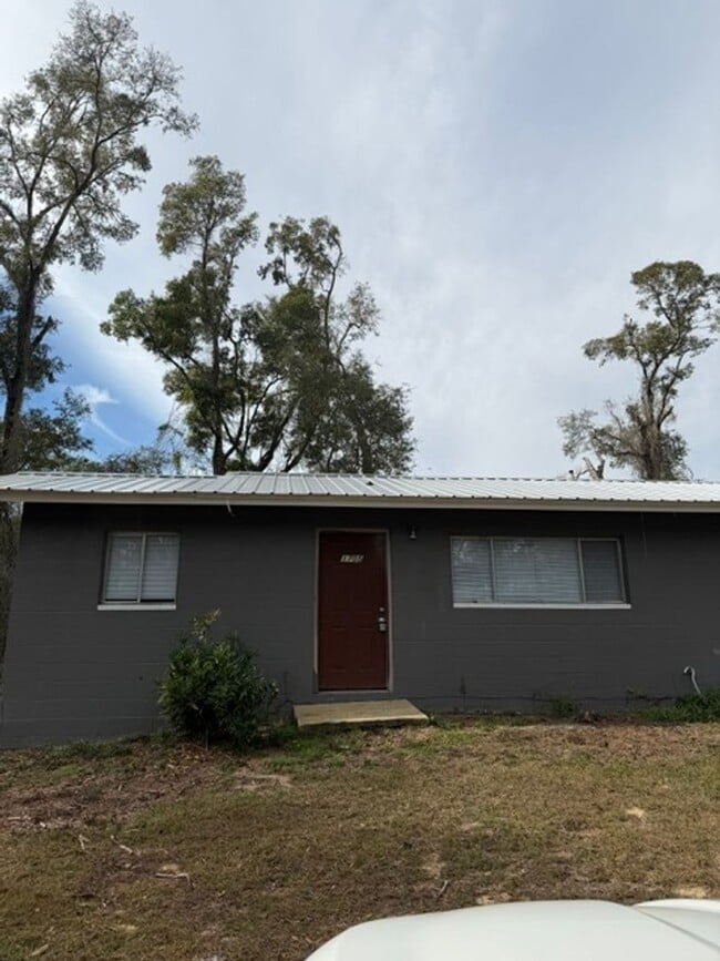 property at 1719 Sunbeam Ln