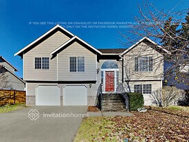 8211 186 St E in Puyallup, WA - Building Photo