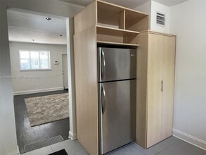 502 NE 70th St in Miami, FL - Building Photo - Building Photo