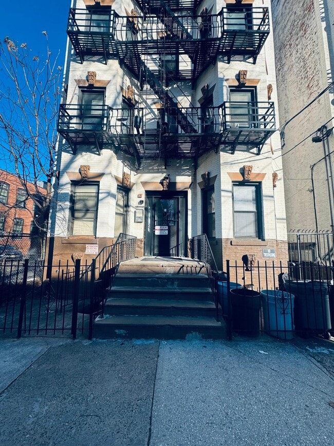 66 Tuers Ave in Jersey City, NJ - Building Photo - Building Photo