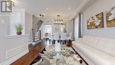 18 Shiner Dr in Richmond Hill, ON - Building Photo - Building Photo