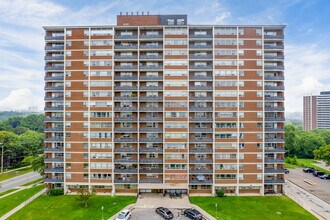 45 La Rose Avenue Apartments in Toronto, ON - Building Photo - Building Photo