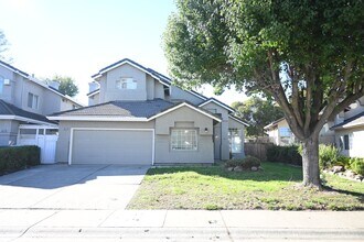 8674 Falmouth Way in Sacramento, CA - Building Photo - Building Photo