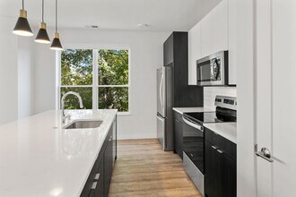 5945 6th Ave in Kenosha, WI - Foto de edificio - Building Photo