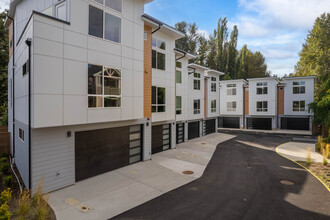 Trail Walk Apartments in Kenmore, WA - Building Photo - Building Photo