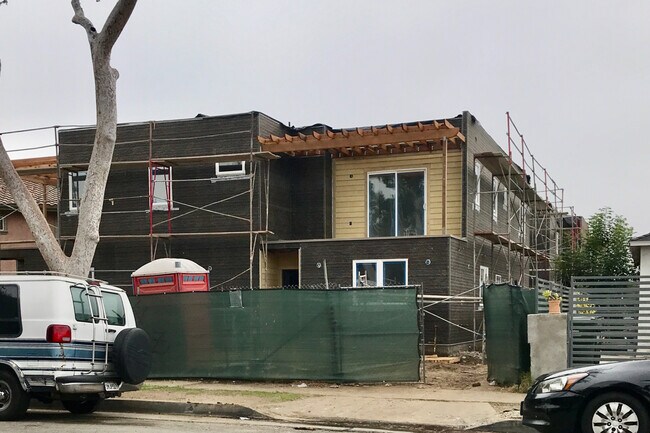 205-207B E Victoria Ave in Montebello, CA - Building Photo - Building Photo