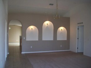 1628 Myrtle Lake Ave in Fruitland Park, FL - Foto de edificio - Building Photo