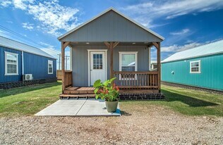 16351 U.S. Rte 66 in Yukon, OK - Building Photo