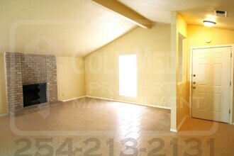 2002 Sherman Dr in Killeen, TX - Building Photo - Building Photo