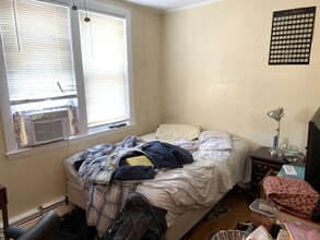 41 Cross St, Unit A in Somerville, MA - Foto de edificio - Building Photo