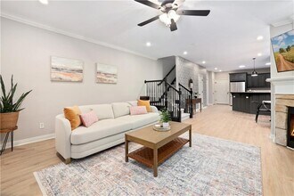 4198 W Bradstreet Ln in Fayetteville, AR - Building Photo - Building Photo