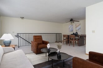 Raven Court Townhomes in Minneapolis, MN - Foto de edificio - Interior Photo