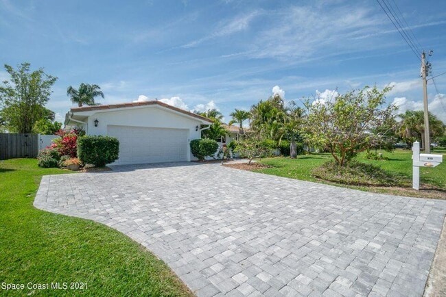 319 Dorset Dr in Cocoa Beach, FL - Building Photo - Building Photo