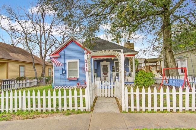 property at 314 W Sidnor St