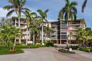 845 Collier Ct in Marco Island, FL - Building Photo