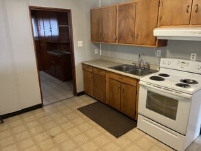 2424 Van Buren Ave in Springfield, OH - Building Photo - Building Photo