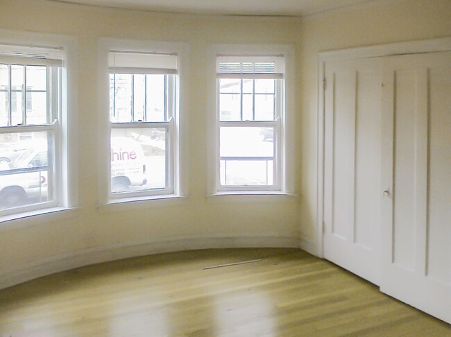 1942 W Wilson Ave, Unit 1I