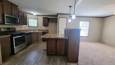 87 W Arizona in Belleville, MI - Building Photo - Building Photo