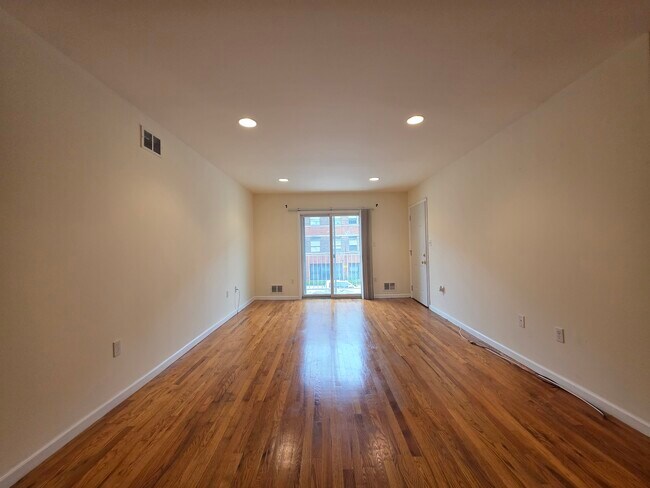 152 Union St in Jersey City, NJ - Building Photo - Building Photo