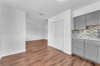 3750 SW 59th Ave in Davie, FL - Building Photo - Building Photo