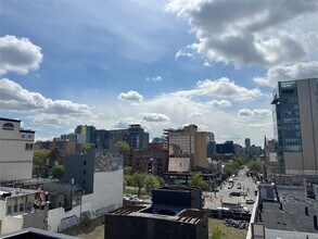134-16 35th Ave in Queens, NY - Foto de edificio - Building Photo