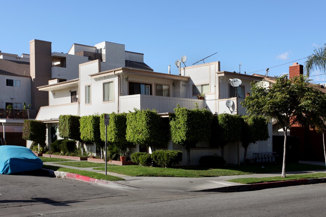 539 Cherry Ave in Long Beach, CA - Foto de edificio