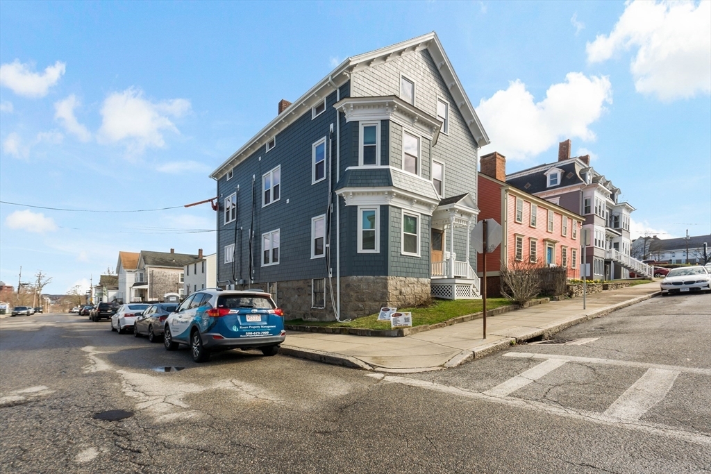 86 Cherry St in Fall River, MA - Building Photo