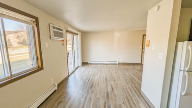 1856 Verlin Rd, Unit 2 in Green Bay, WI - Building Photo - Building Photo