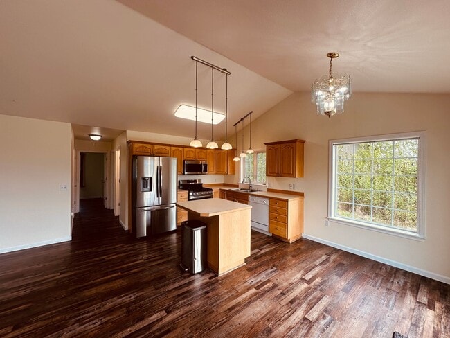 7960 W Mustafa Cir in Wasilla, AK - Building Photo - Building Photo