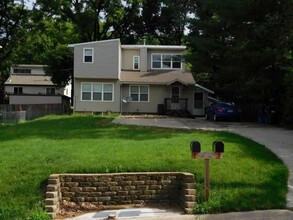 1330 E Davenport St in Iowa City, IA - Building Photo - Building Photo