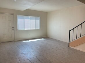 325 Standiford Ave in Modesto, CA - Building Photo - Building Photo