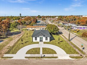 803 N 20th St in Fort Pierce, FL - Building Photo - Building Photo