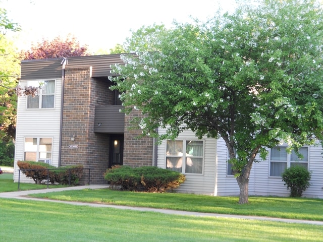 Villa West 62+ Senior or Disabled in Green Bay, WI - Foto de edificio
