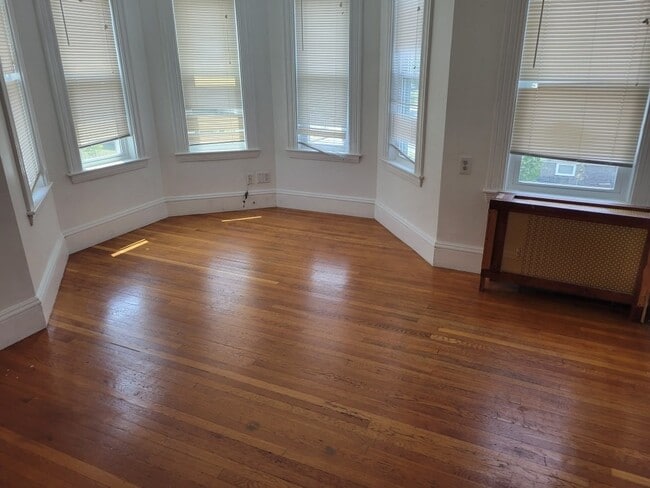 130 Taylor St in Quincy, MA - Building Photo - Building Photo