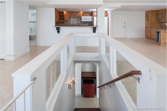 5415 Collins Ave-Unit -605 in Miami Beach, FL - Building Photo - Building Photo