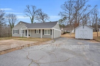 713 N Lakeshore Dr in Carrollton, GA - Building Photo - Building Photo