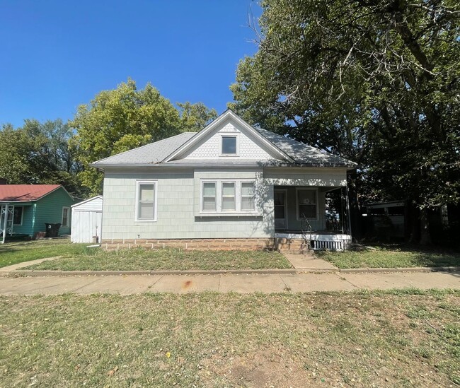 818 W Elm St in Salina, KS - Building Photo - Building Photo