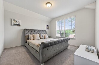 6 Log House Ct in Tomball, TX - Building Photo - Building Photo