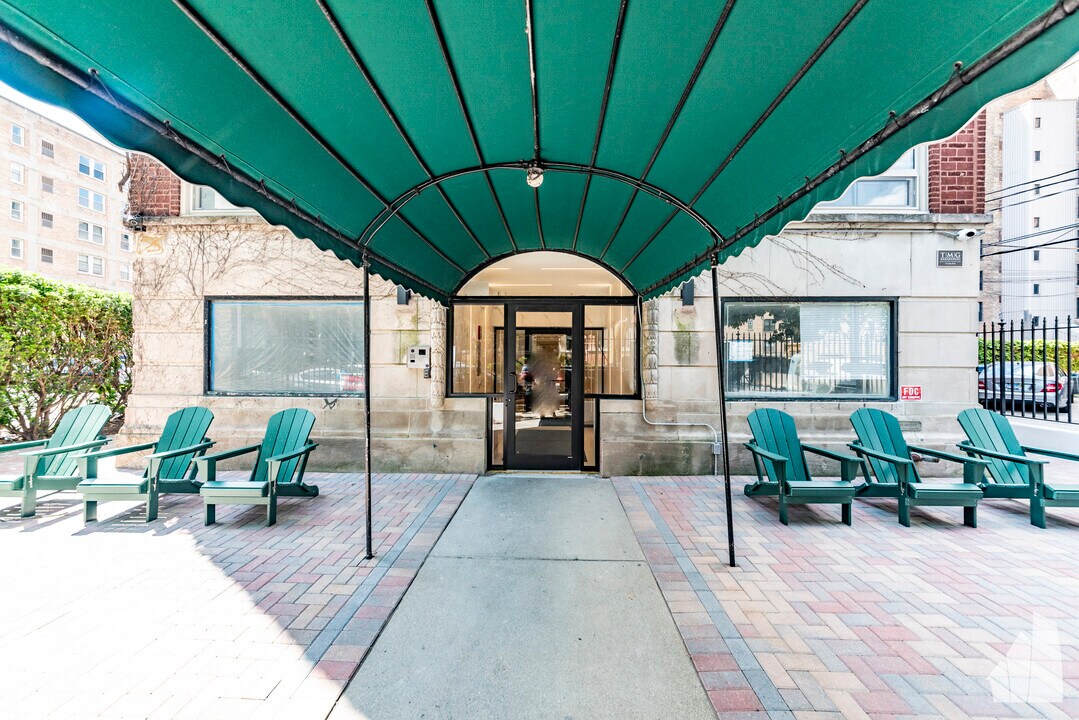 940 W Carmen Ave, Unit 002 in Chicago, IL - Building Photo