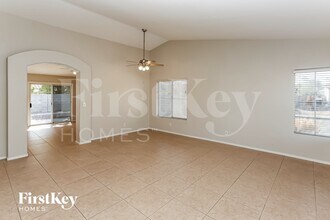 4822 Wind Break Ln in North Las Vegas, NV - Building Photo - Building Photo