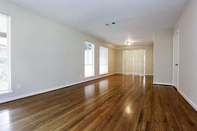 2102 Sheridan St in Houston, TX - Building Photo - Building Photo