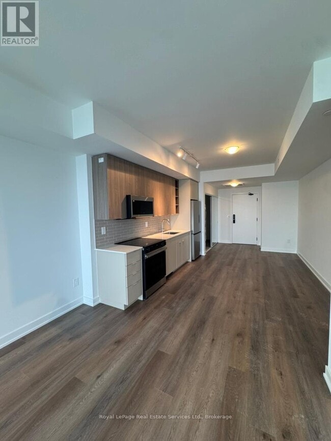 property at 2075 Lakeshore Rd.