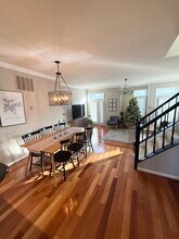 111 E Colonial Dr in Occoquan, VA - Foto de edificio - Building Photo