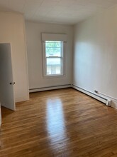 53 E 4th St, Unit D in Oswego, NY - Building Photo - Building Photo
