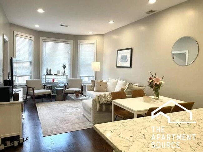 2732 N Wilton Ave, Unit 2, Unit 2