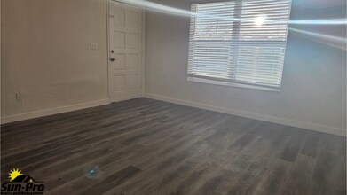 5813 Spruce Creek Rd in Port Orange, FL - Building Photo - Building Photo