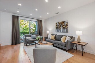 5 Artisan Way in Menlo Park, CA - Building Photo - Building Photo